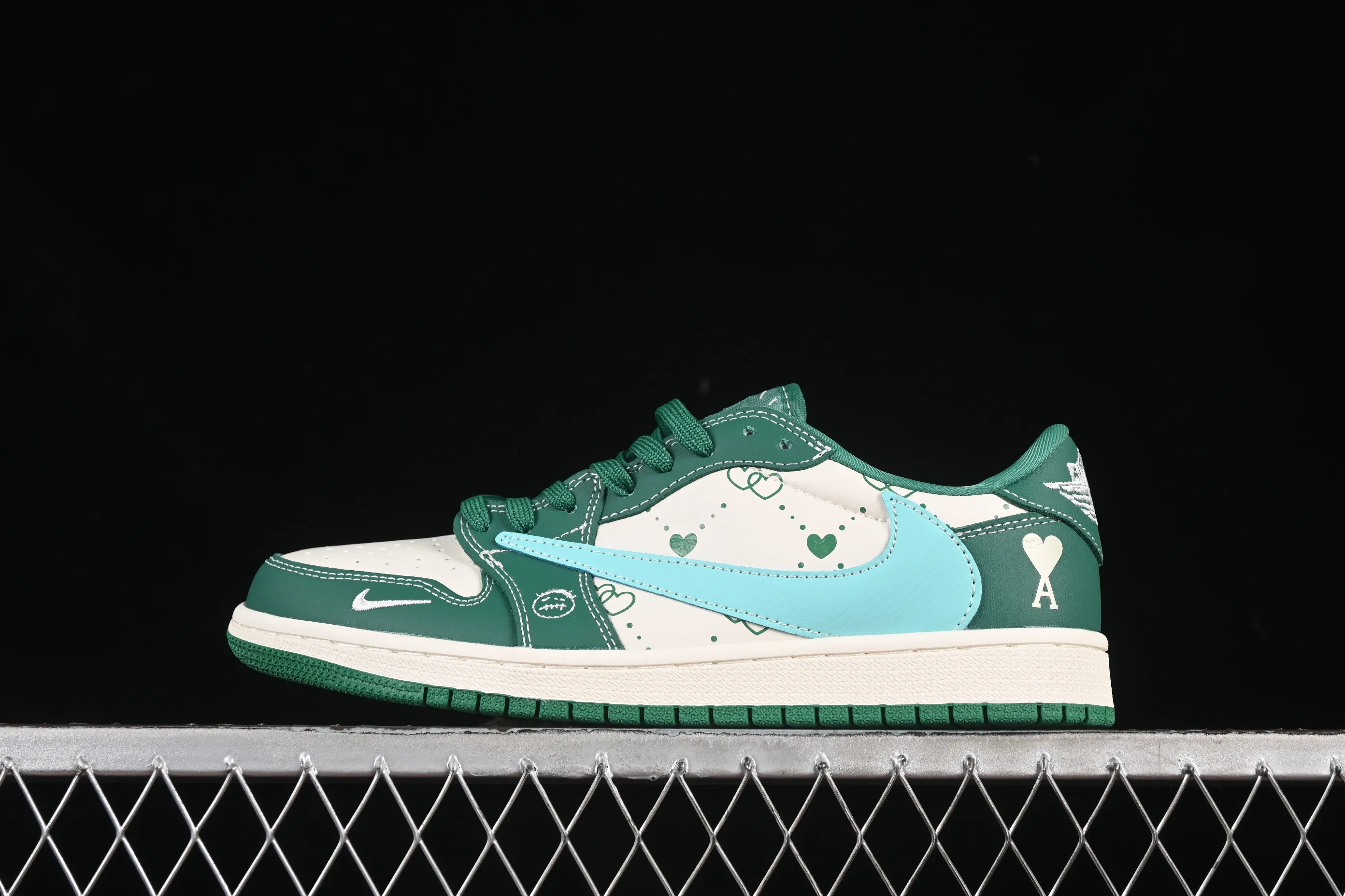 All categories Air Jordan Jordan series basketball shoes Air Jordan 1 Low high-end customized low-top sneakers Travis Scott x Fragment Design x Air Jordan 1 Low OG SP AJ1 Amy co-branded beige love low-top cultural casual sneakers LD2025-030